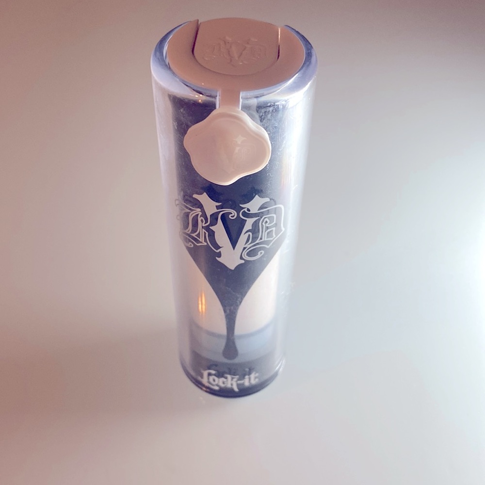 Kat Von D Lock-It Hydrating Primer & Base